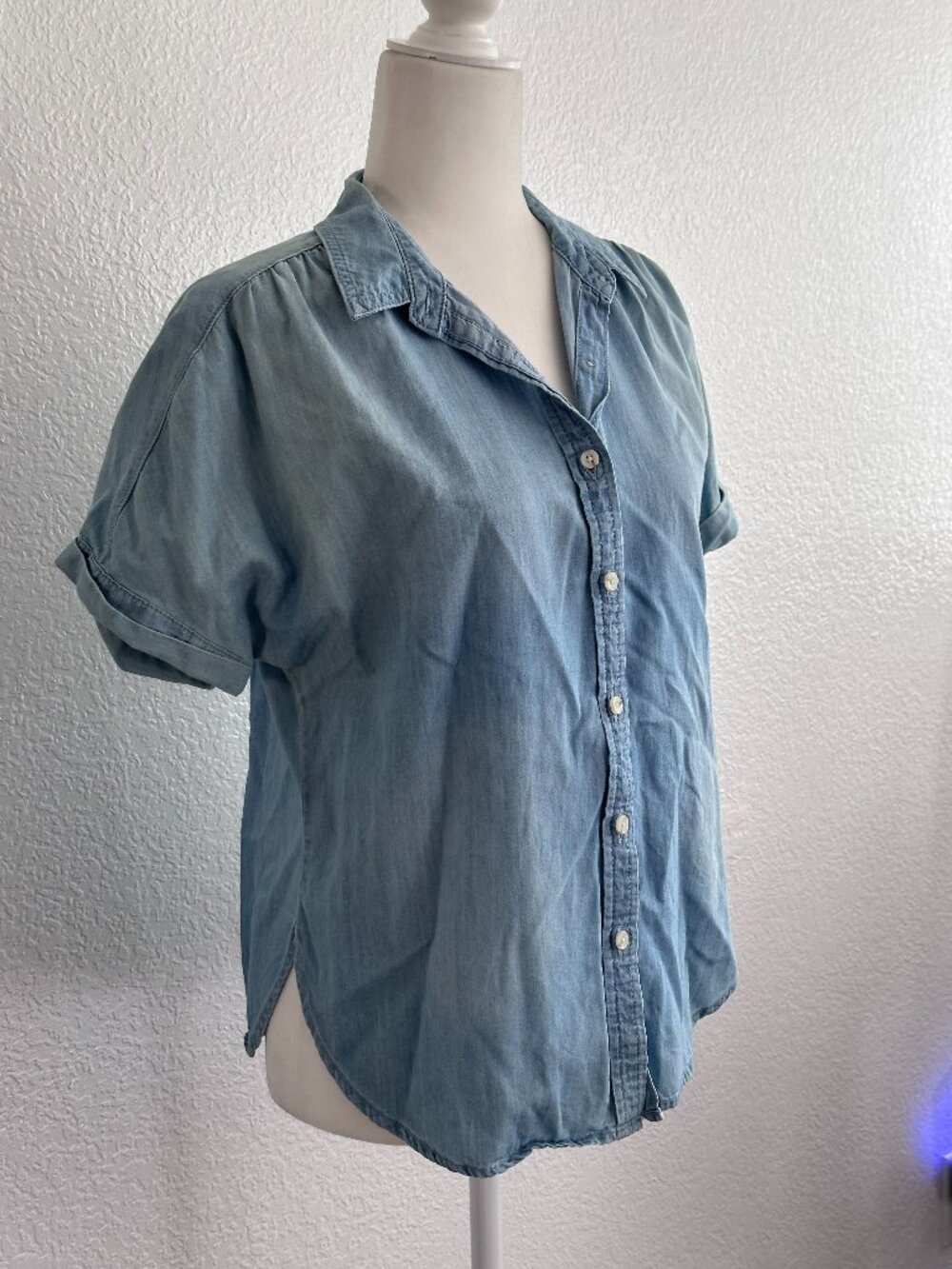Universal Thread Chambray Button-Up Shirt | Short Sleeve Denim Top | Size XS